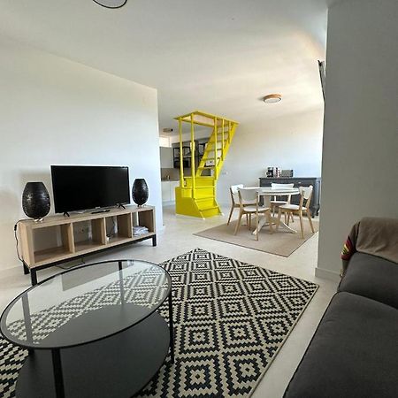 Design Apartment With Garage Santander Luaran gambar