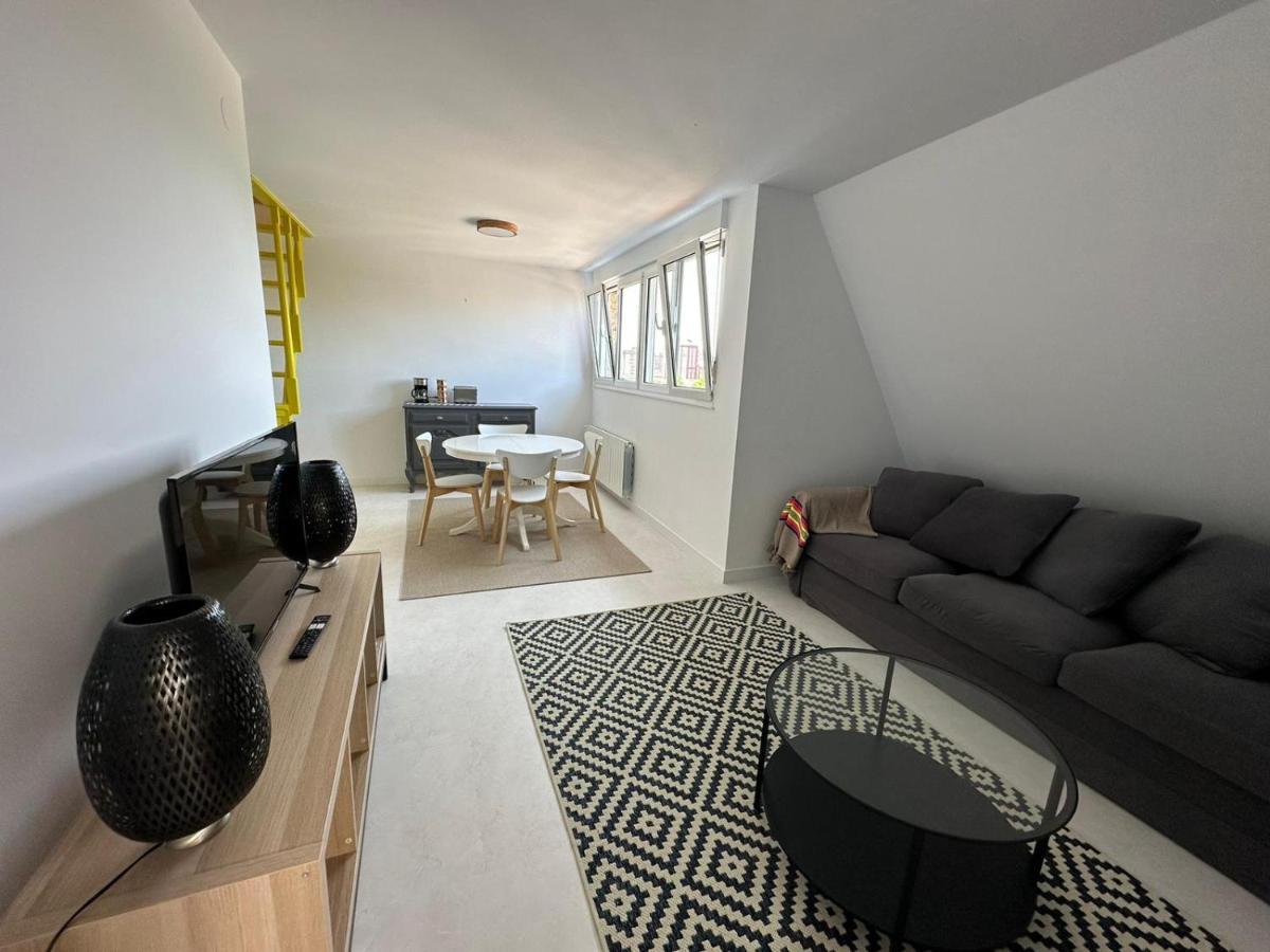 Design Apartment With Garage Santander Luaran gambar