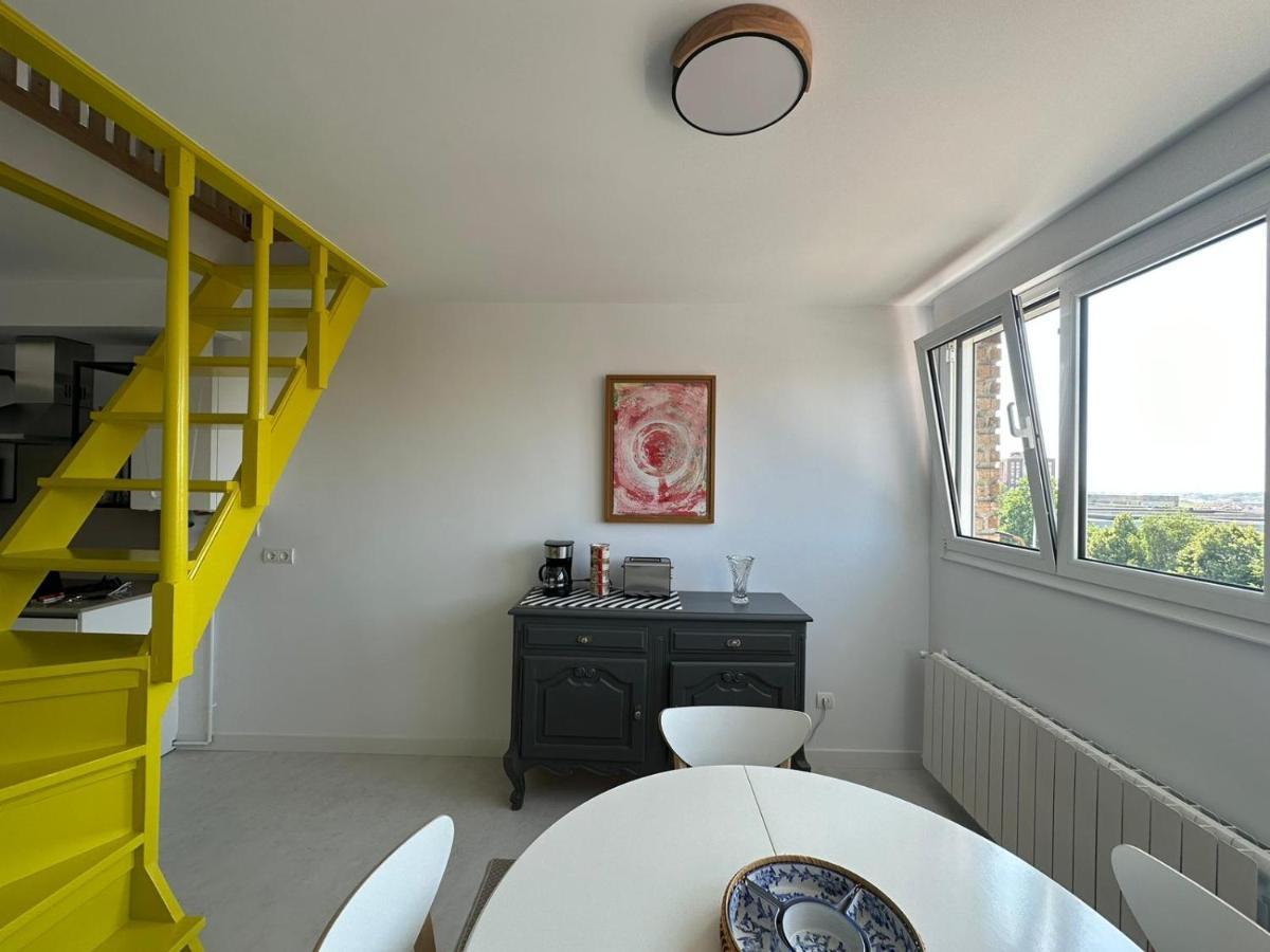 Design Apartment With Garage Santander Luaran gambar