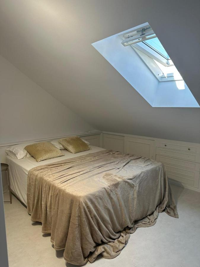 Design Apartment With Garage Santander Luaran gambar