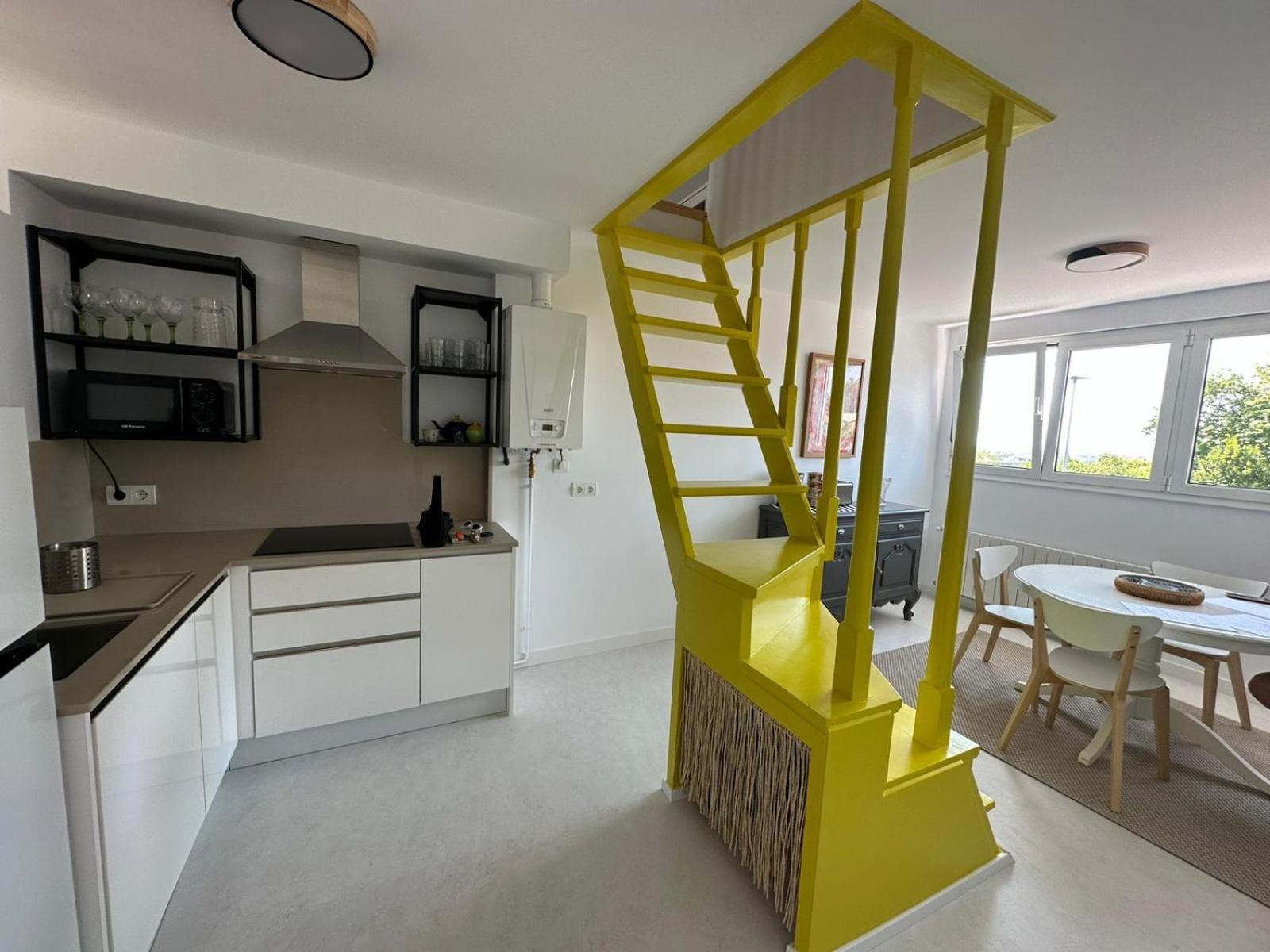 Design Apartment With Garage Santander Luaran gambar